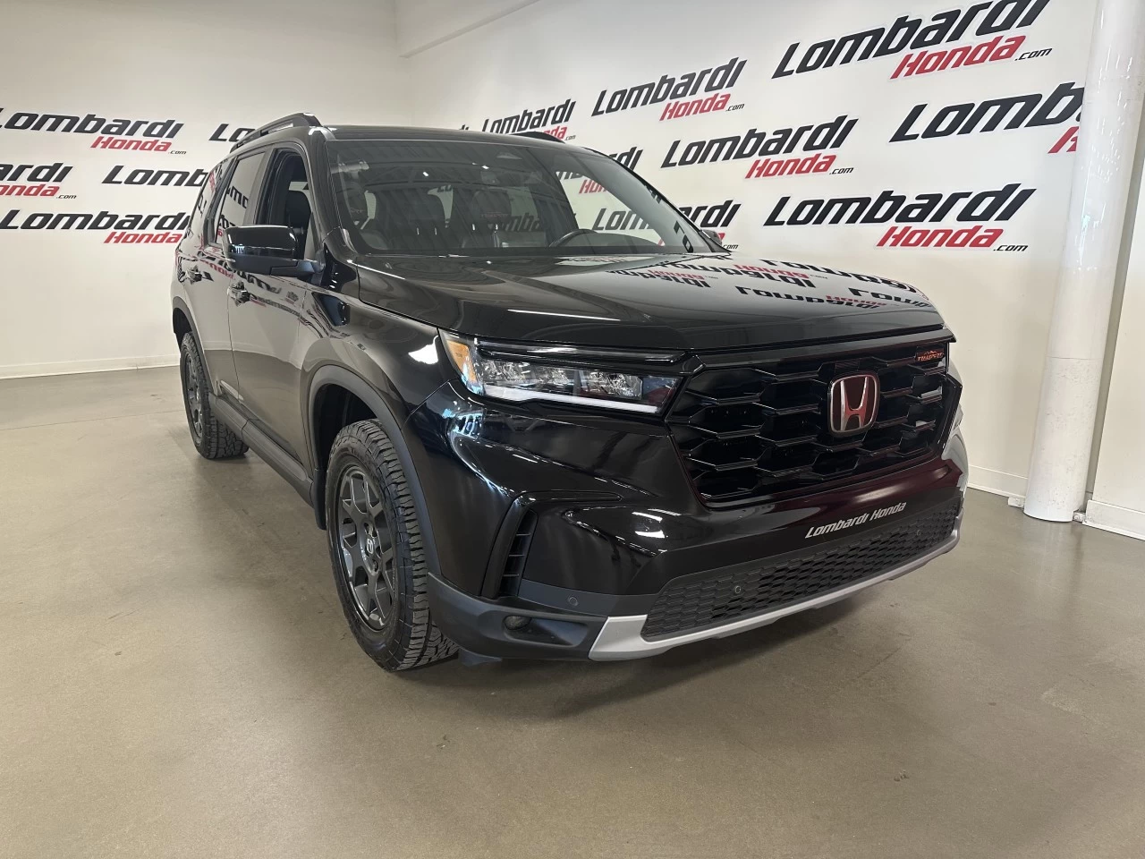 2023 Honda Pilot TrailSport https://www.lombardihonda.com/resize/b990ff35b810a3abc0cc817b2ca24889-1