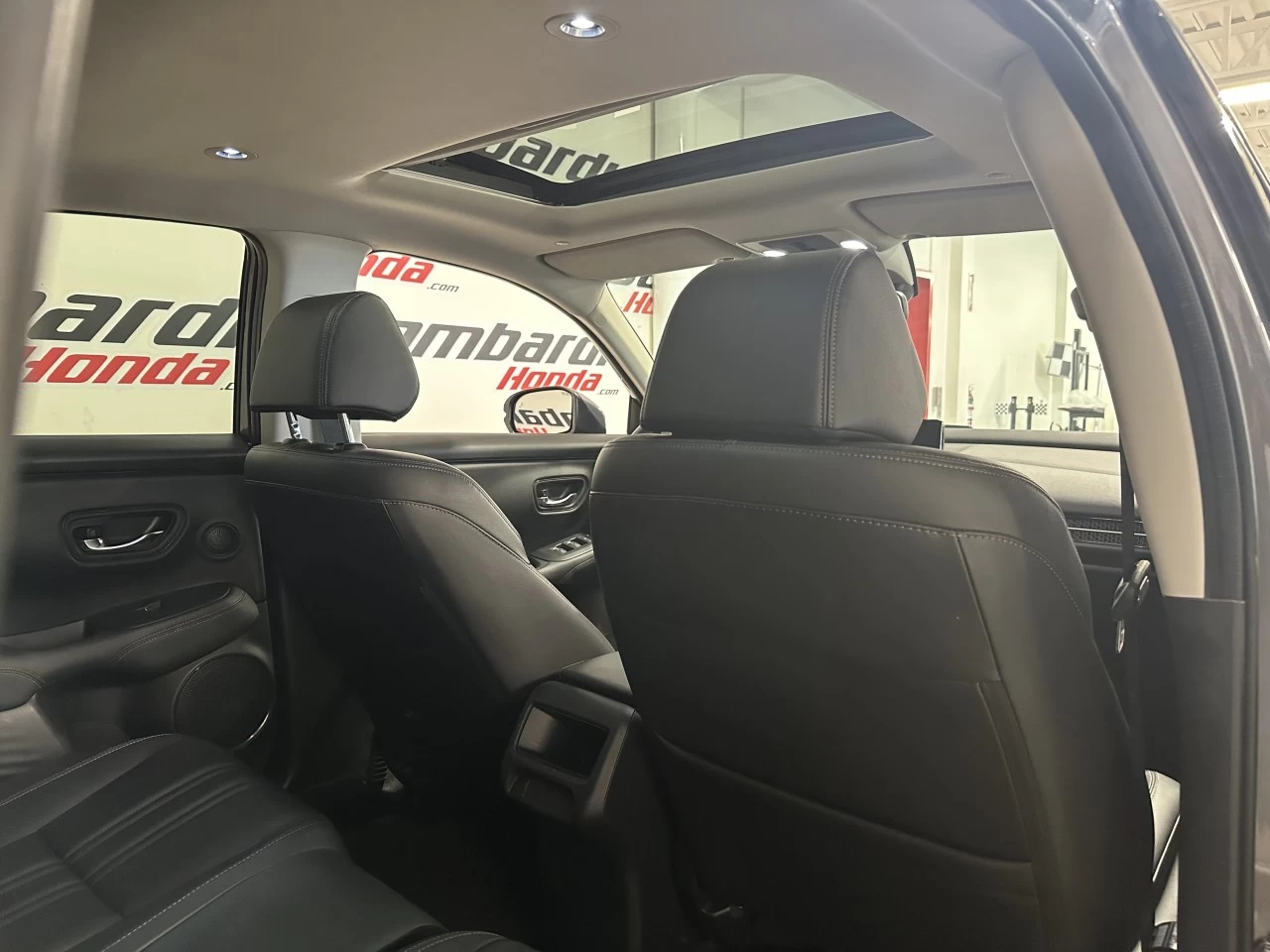 2024 Honda HR-V
                                                    EX-L Navi Main Image