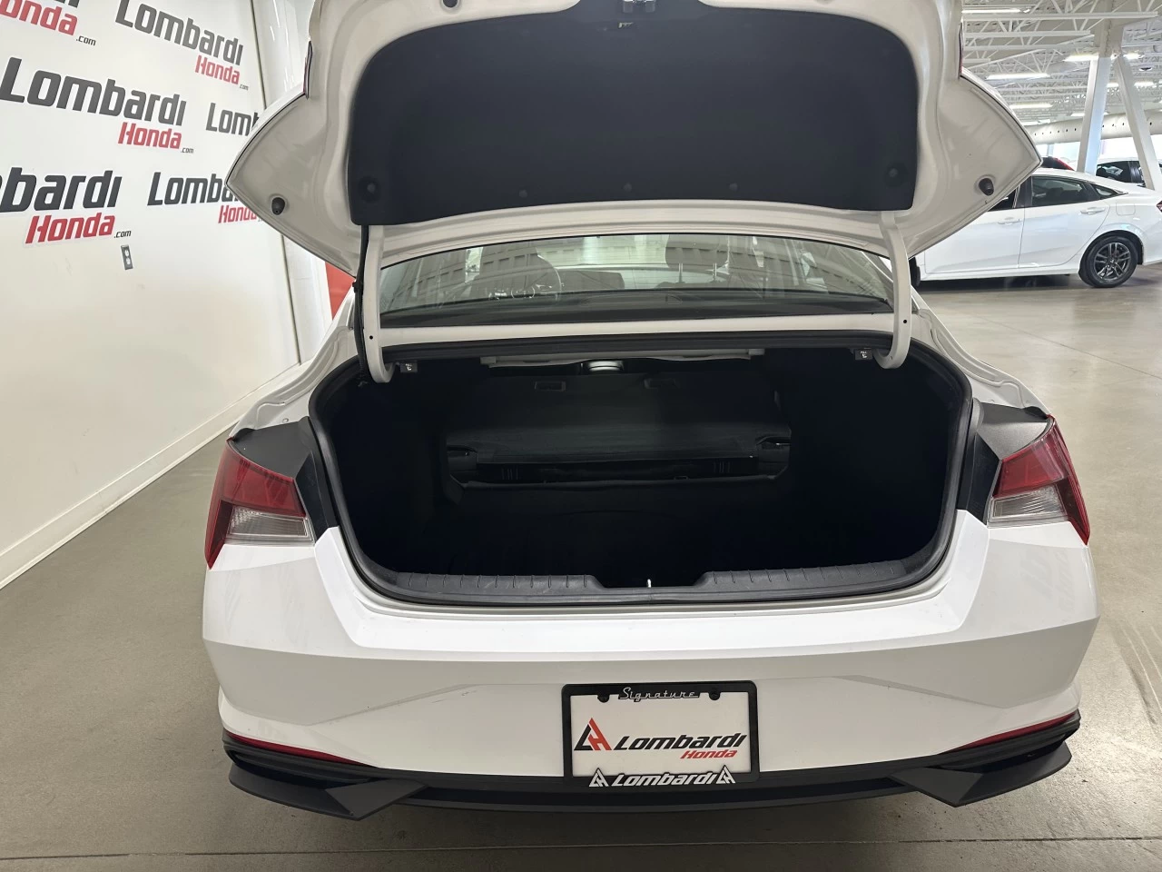 2021 Hyundai Elantra
                                                    Preferred Image principale