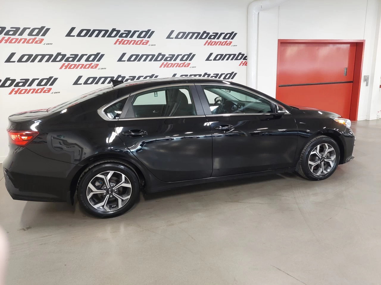 2019 Kia Forte
                                                    EX Image principale
