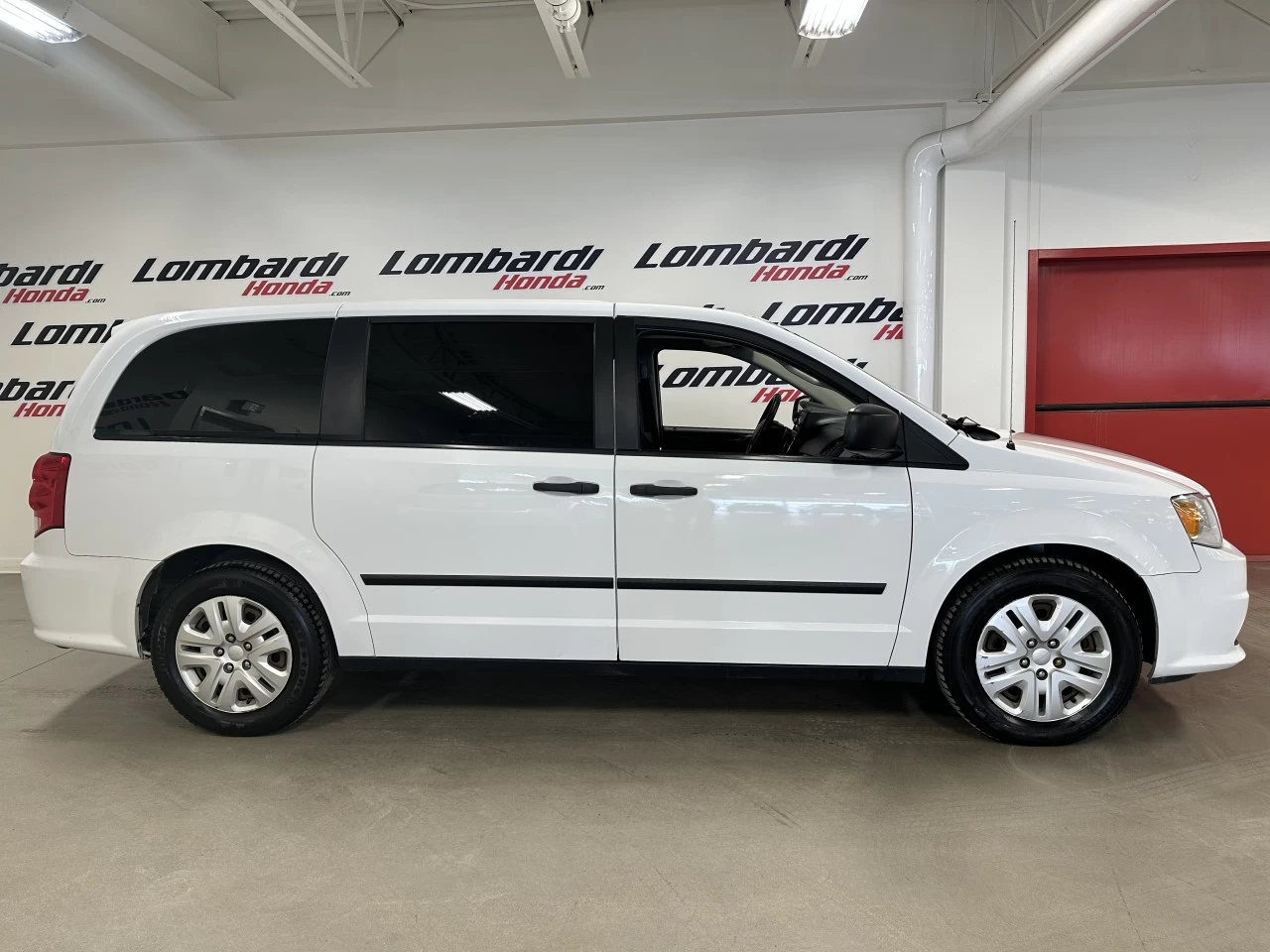 2017 Dodge Grand Caravan Canada Value Package Main Image