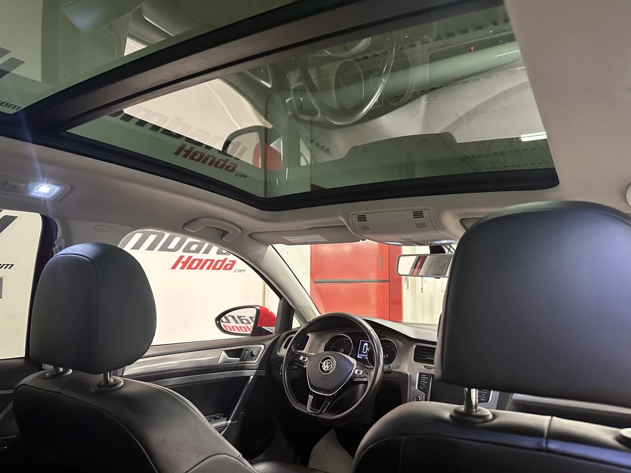 2017 Volkswagen Golf Trendline/Comfortline/Highline Main Image