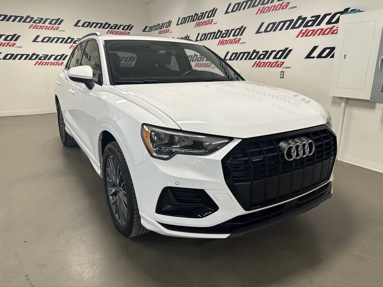 2022 Audi Q3 Komfort Main Image