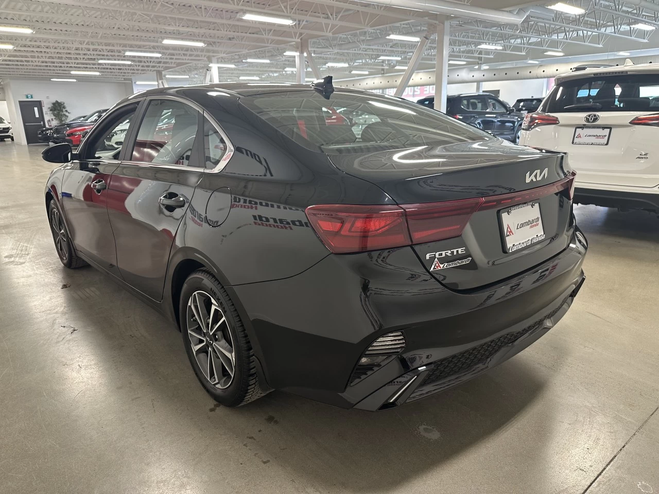 2023 Kia Forte EX Image principale