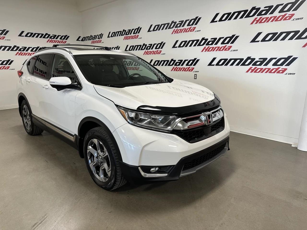 2019 Honda CR-V EX-L https://www.lombardihonda.com/resize/b990ff35b810a3abc0cc817b2ca24889-1