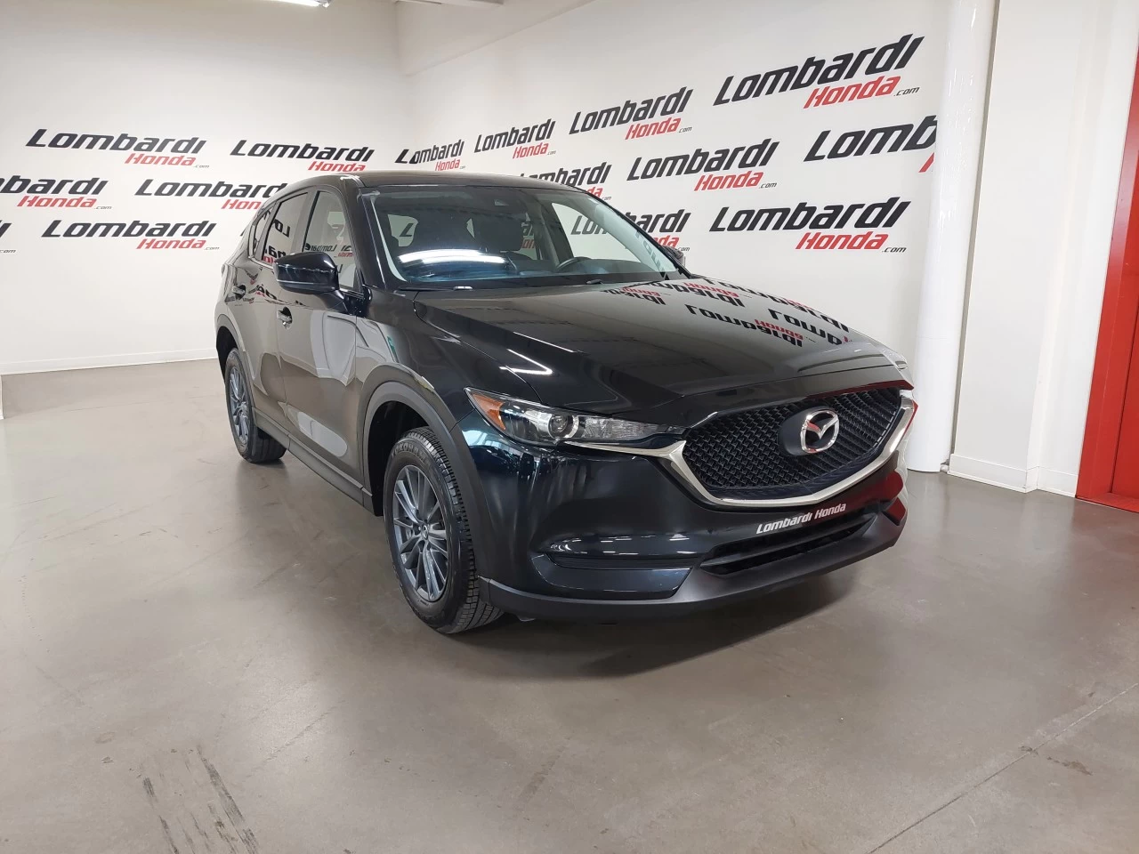 2021 Mazda CX-5
                                                    GX Image principale