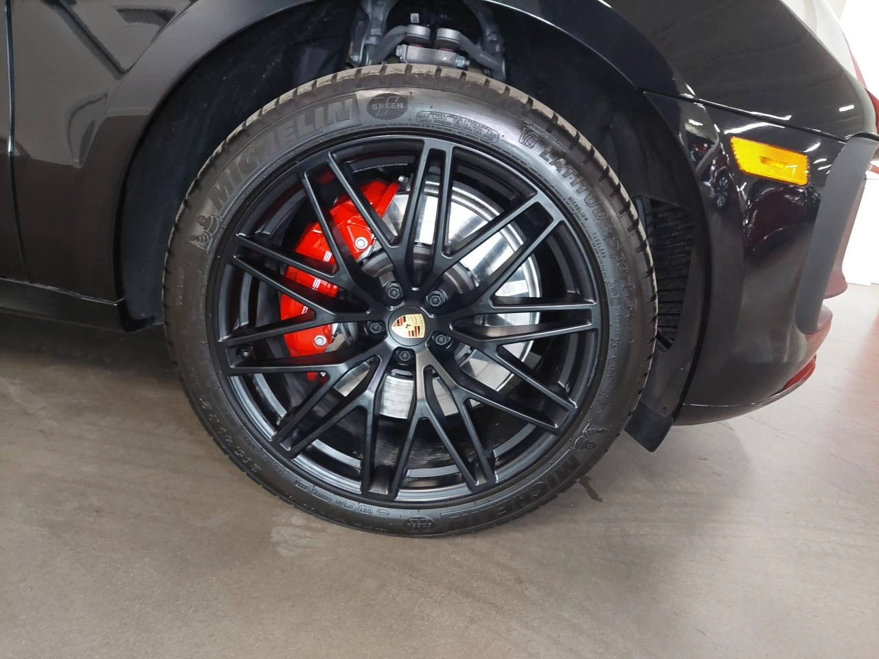 2024 Porsche Macan GTS https://www.lombardihonda.com/resize/b990ff35b810a3abc0cc817b2ca24889-1