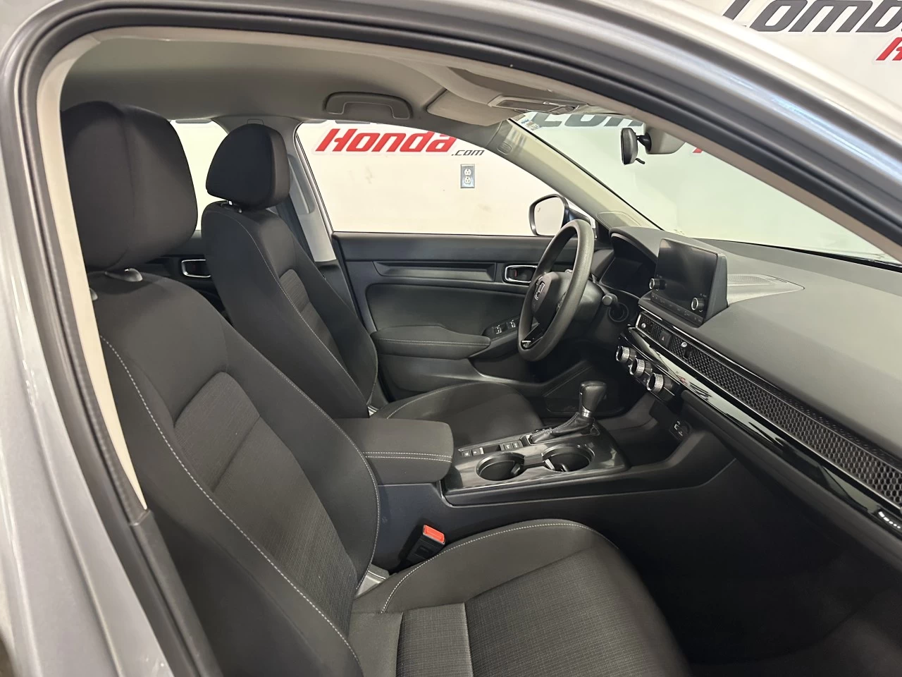 2022 Honda Civic LX Image principale