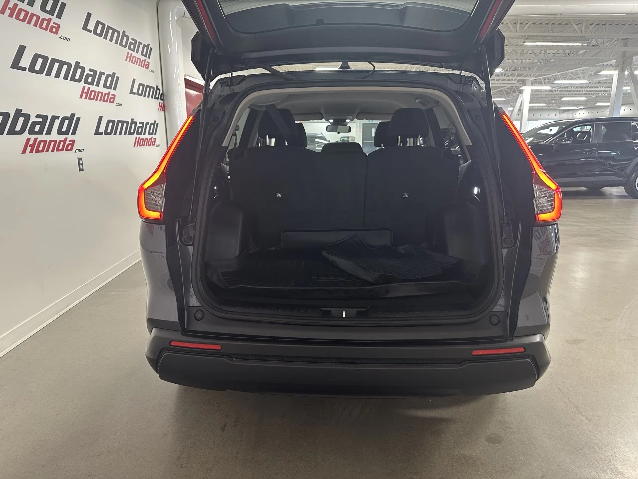 2023 Honda CR-V LX https://www.lombardihonda.com/resize/b990ff35b810a3abc0cc817b2ca24889-1