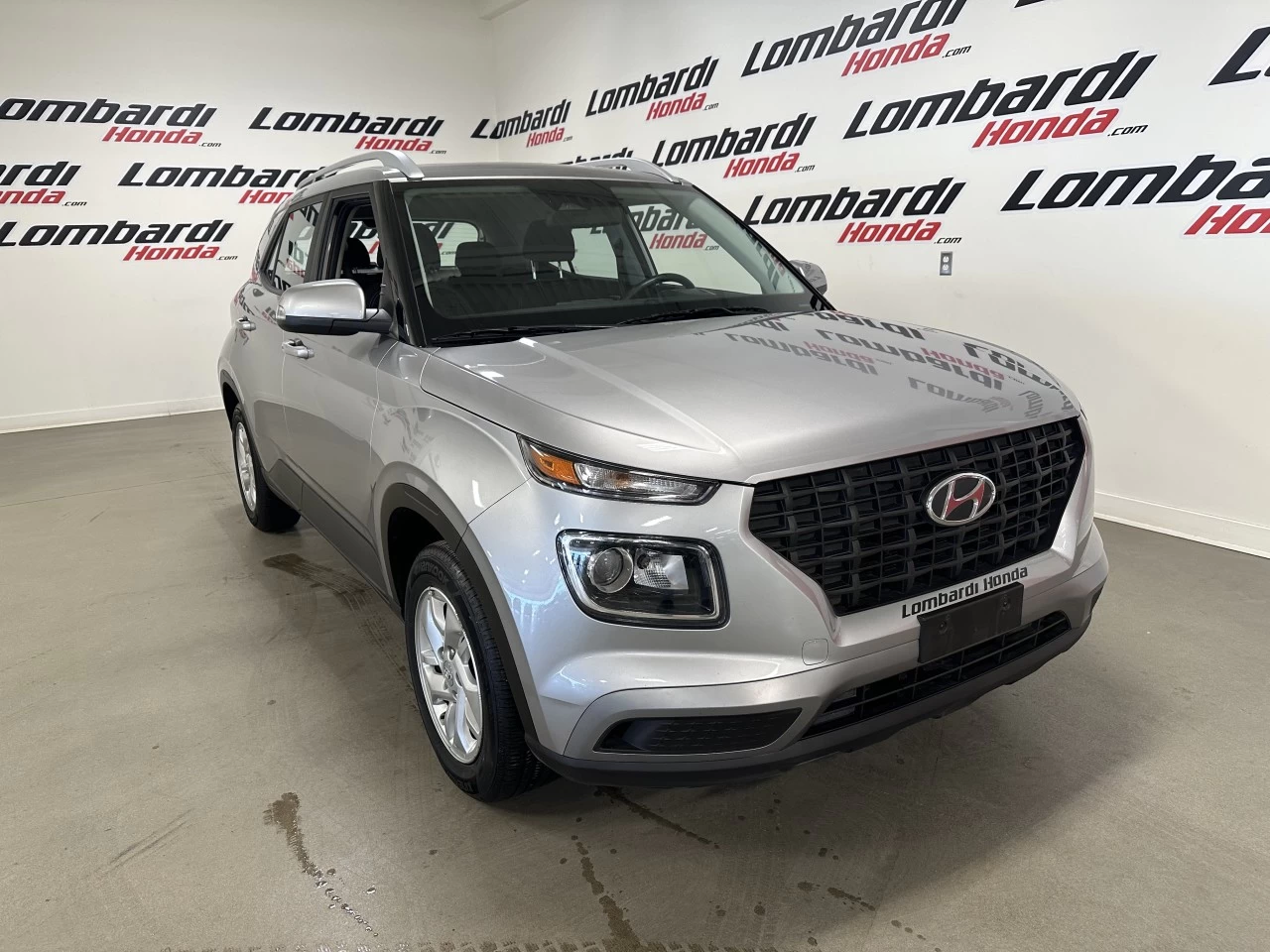 2023 Hyundai Venue Preferred Main Image