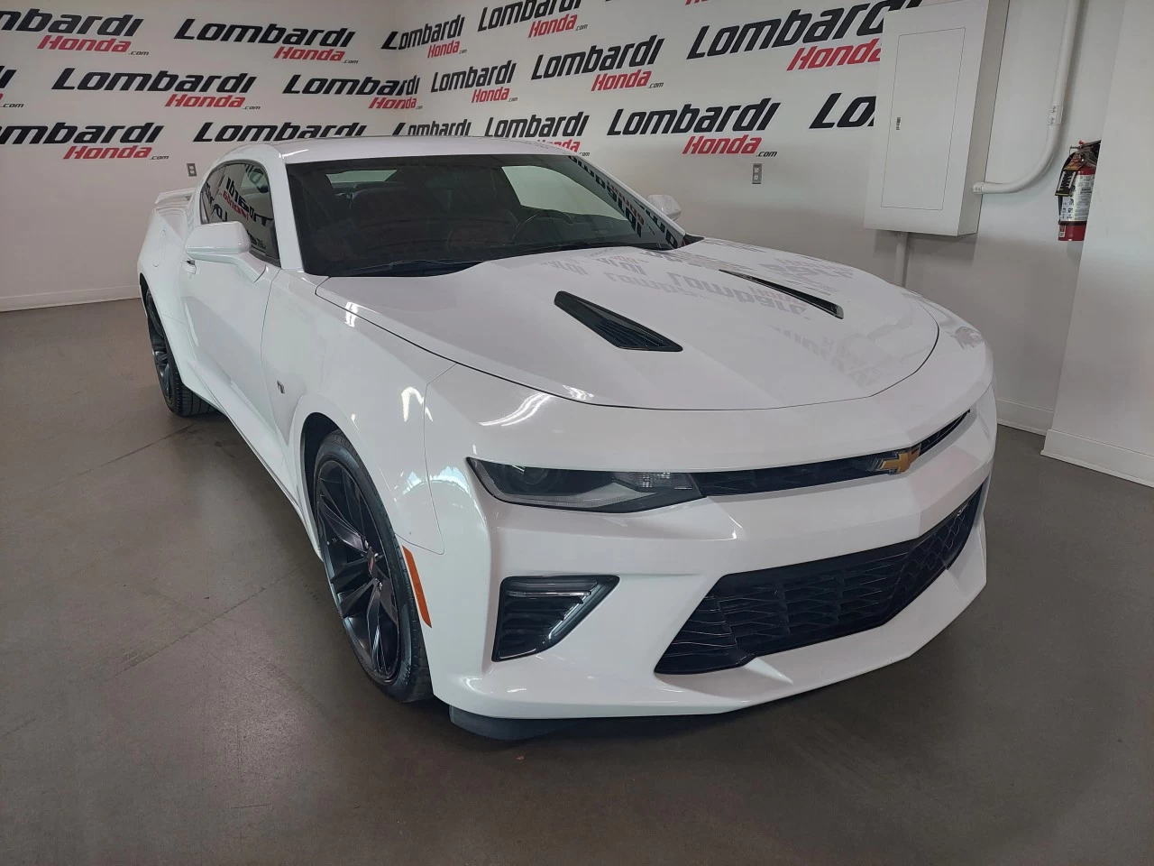 2016 Chevrolet Camaro 2SS https://www.lombardihonda.com/resize/b990ff35b810a3abc0cc817b2ca24889-1