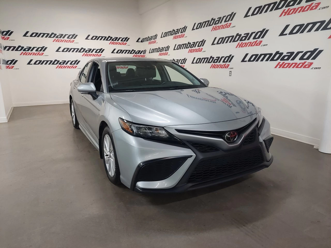 2021 Toyota Camry
                                                    SE Main Image