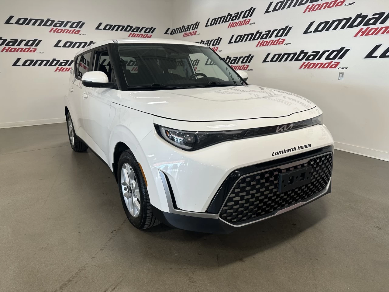 2023 Kia Soul EX Main Image