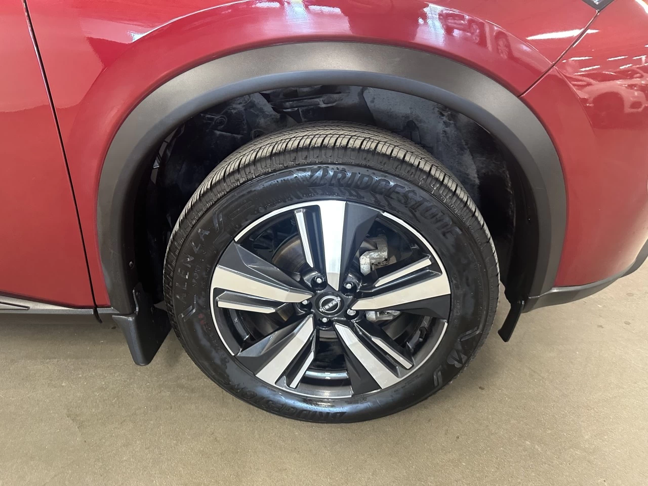 2025 Nissan Rogue SV Main Image