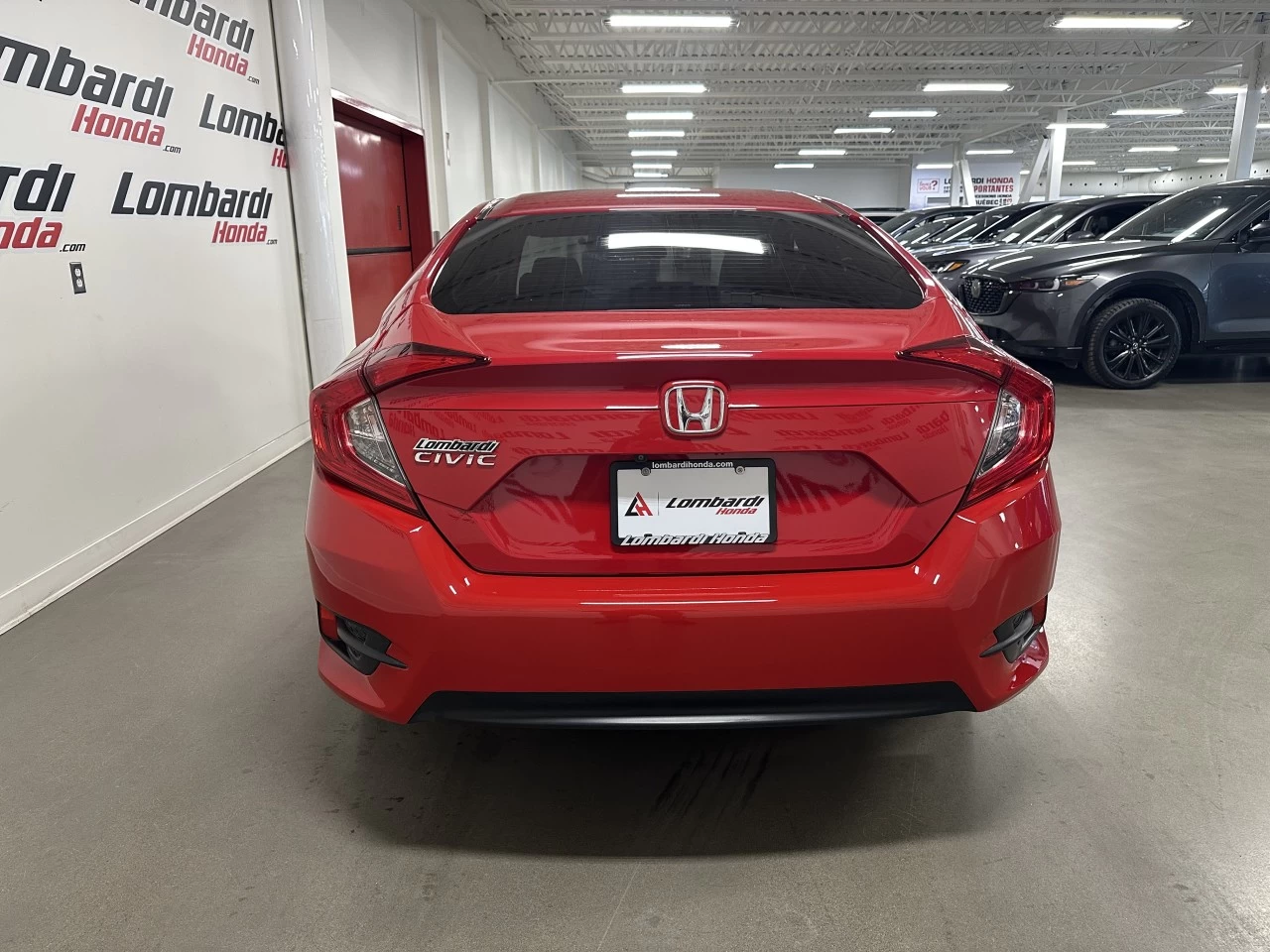 2017 Honda Civic
                                                    EX Main Image