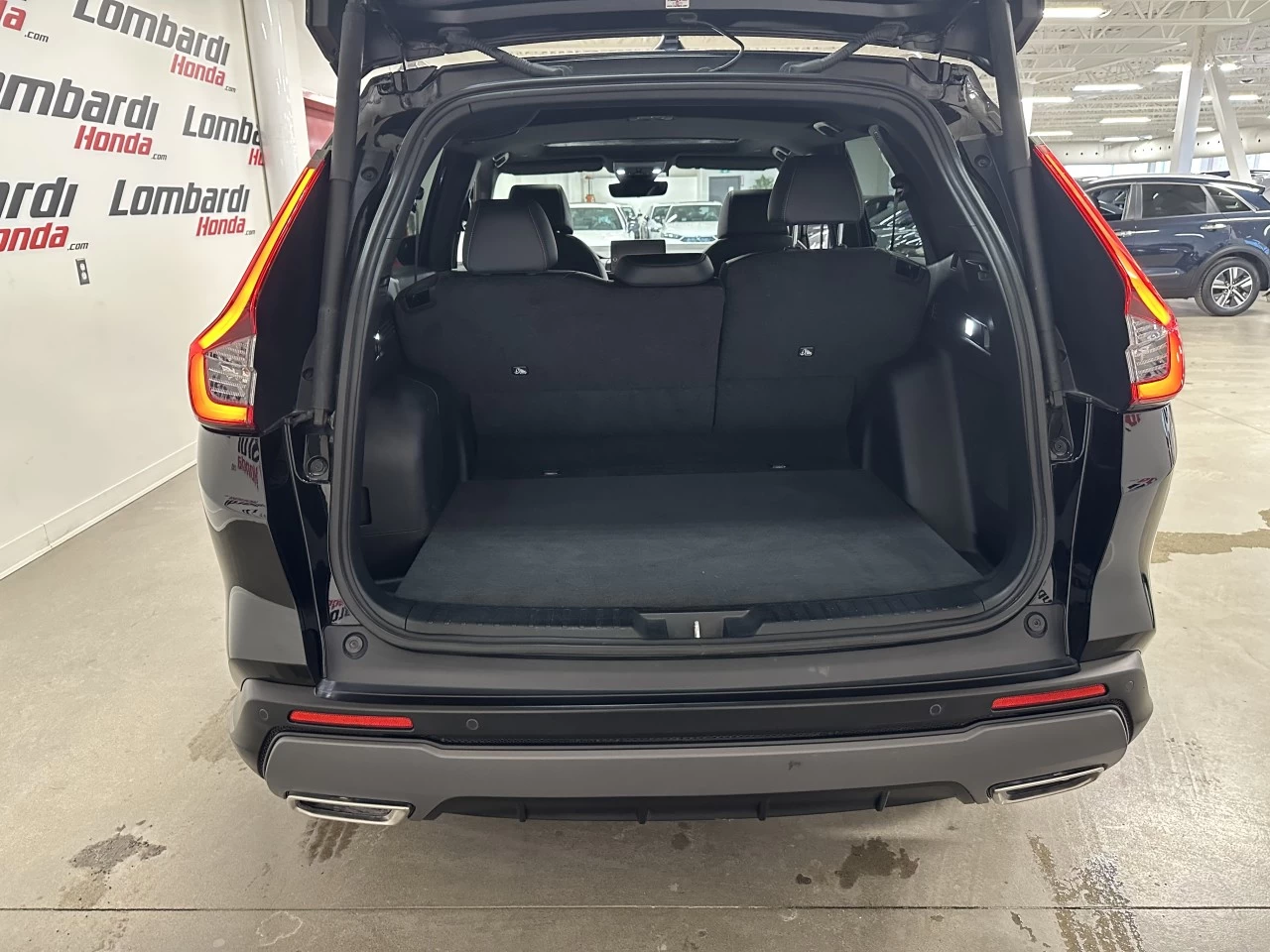 2024 Honda CR-V Touring Main Image