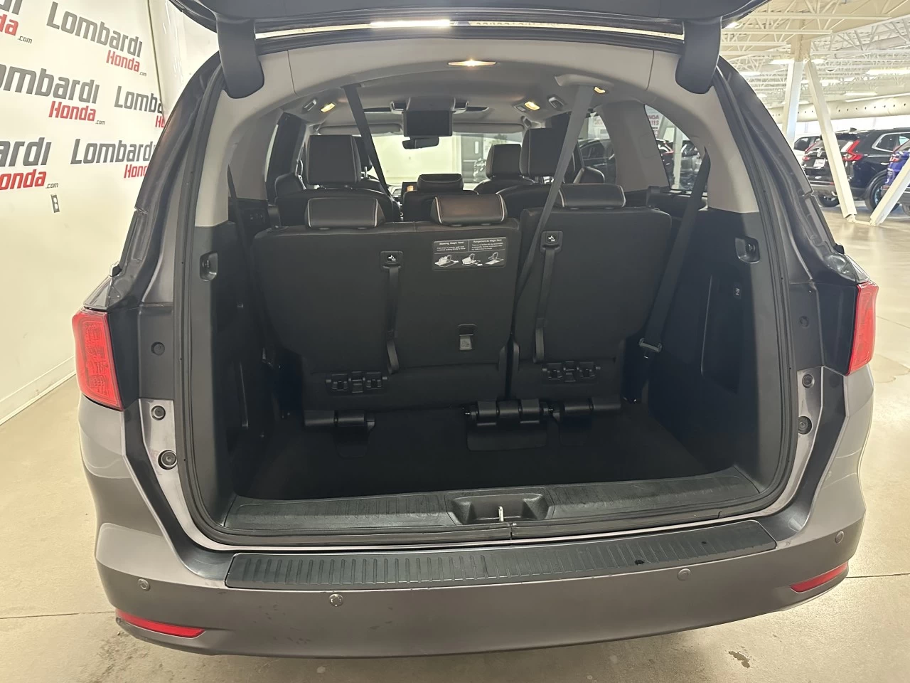 2023 Honda Odyssey Touring Image principale