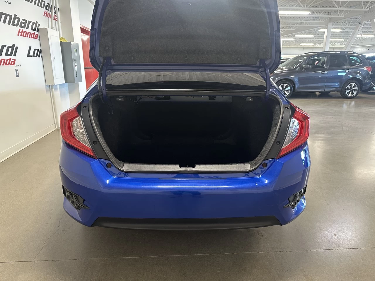 2018 Honda Civic EX Main Image
