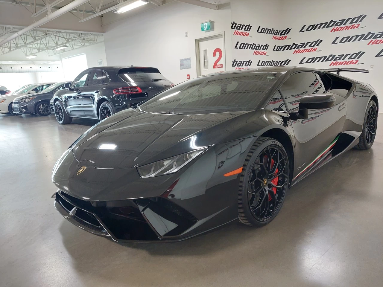 2018 Lamborghini Huracan Performante CPO 12Mois+ https://www.lombardihonda.com/resize/b990ff35b810a3abc0cc817b2ca24889-1