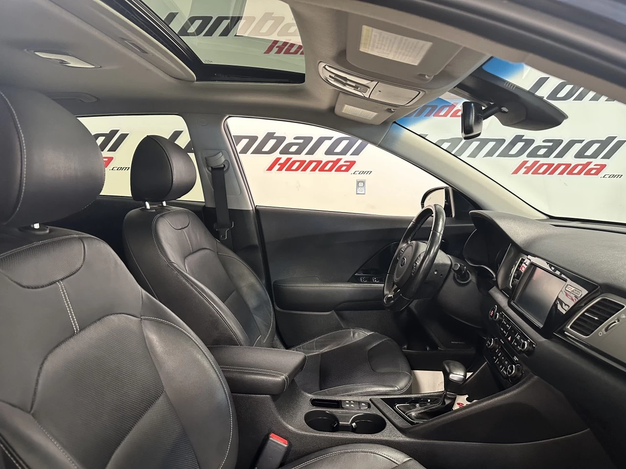 2017 Kia Niro EX Touring Image principale