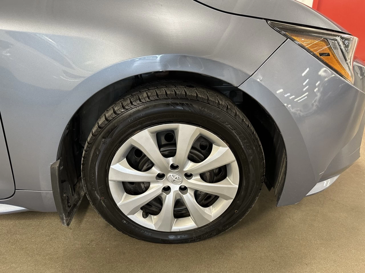 2022 Toyota Corolla
                                                    LE Main Image