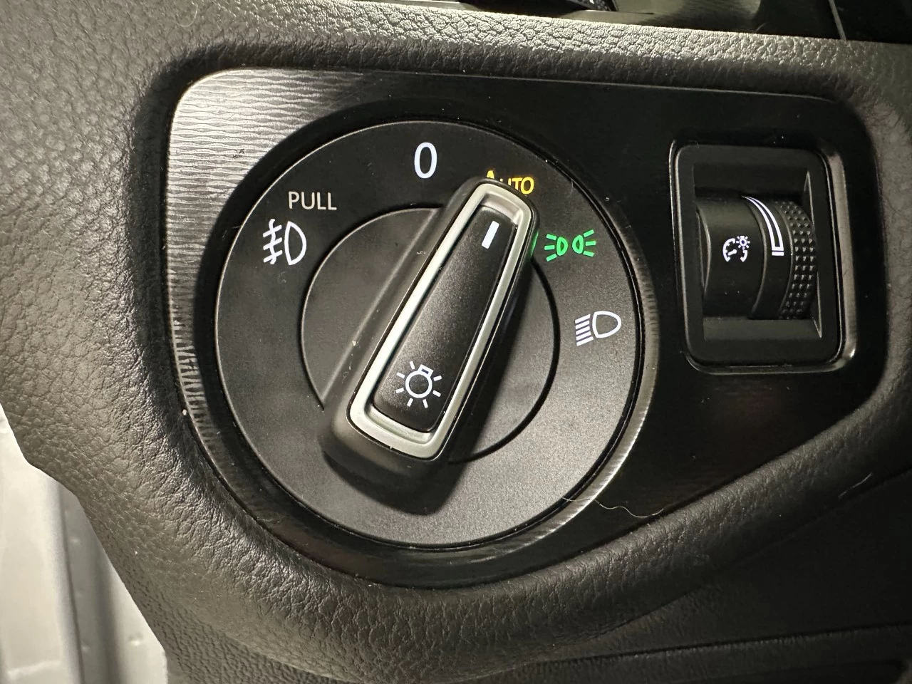 2016 Volkswagen Golf Autobahn Main Image