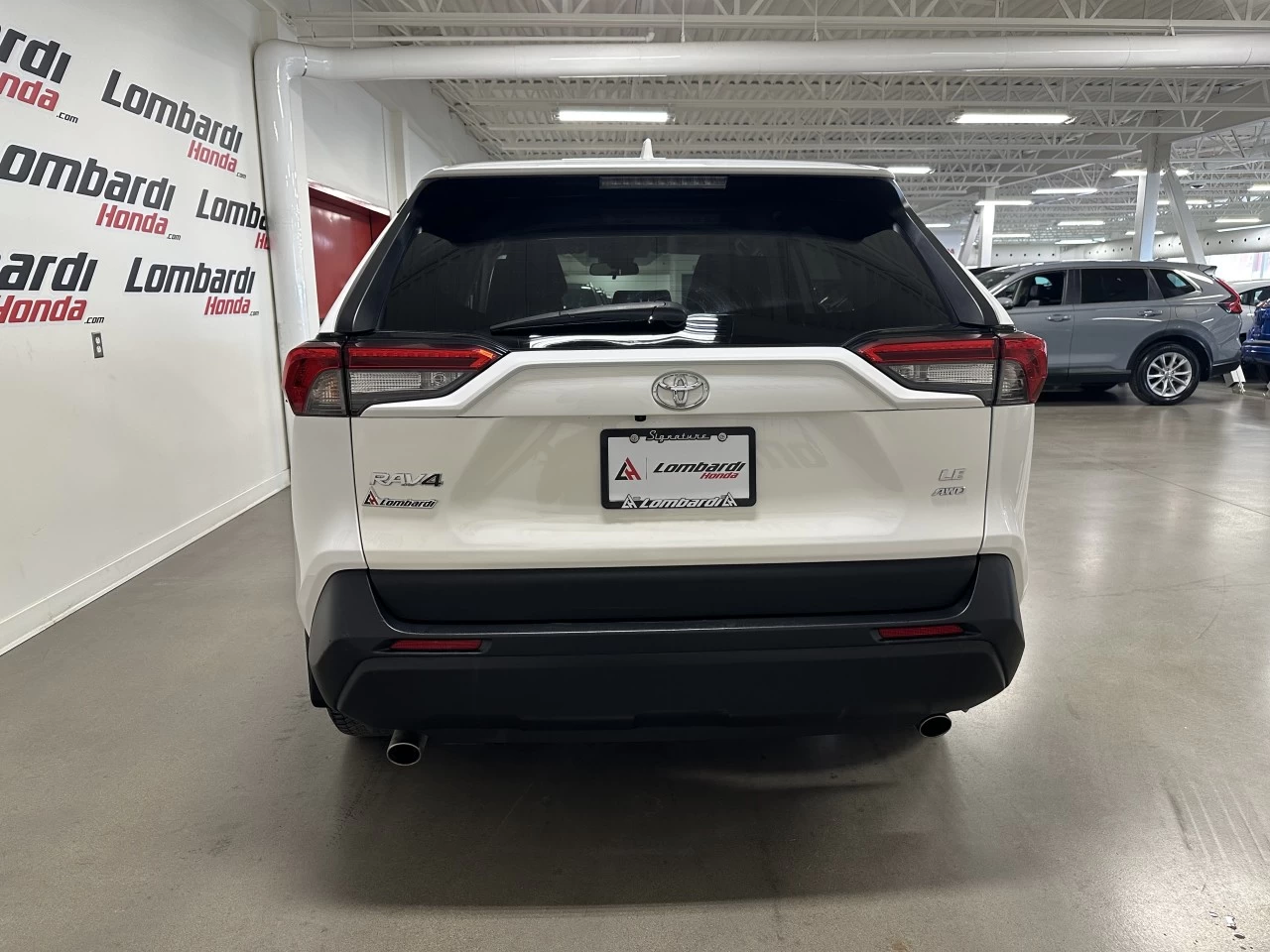 2022 Toyota RAV4 LE Image principale