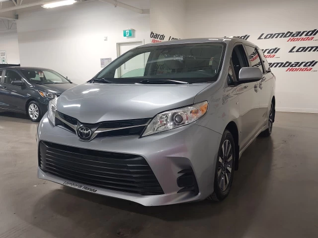 Toyota Sienna LE 2018