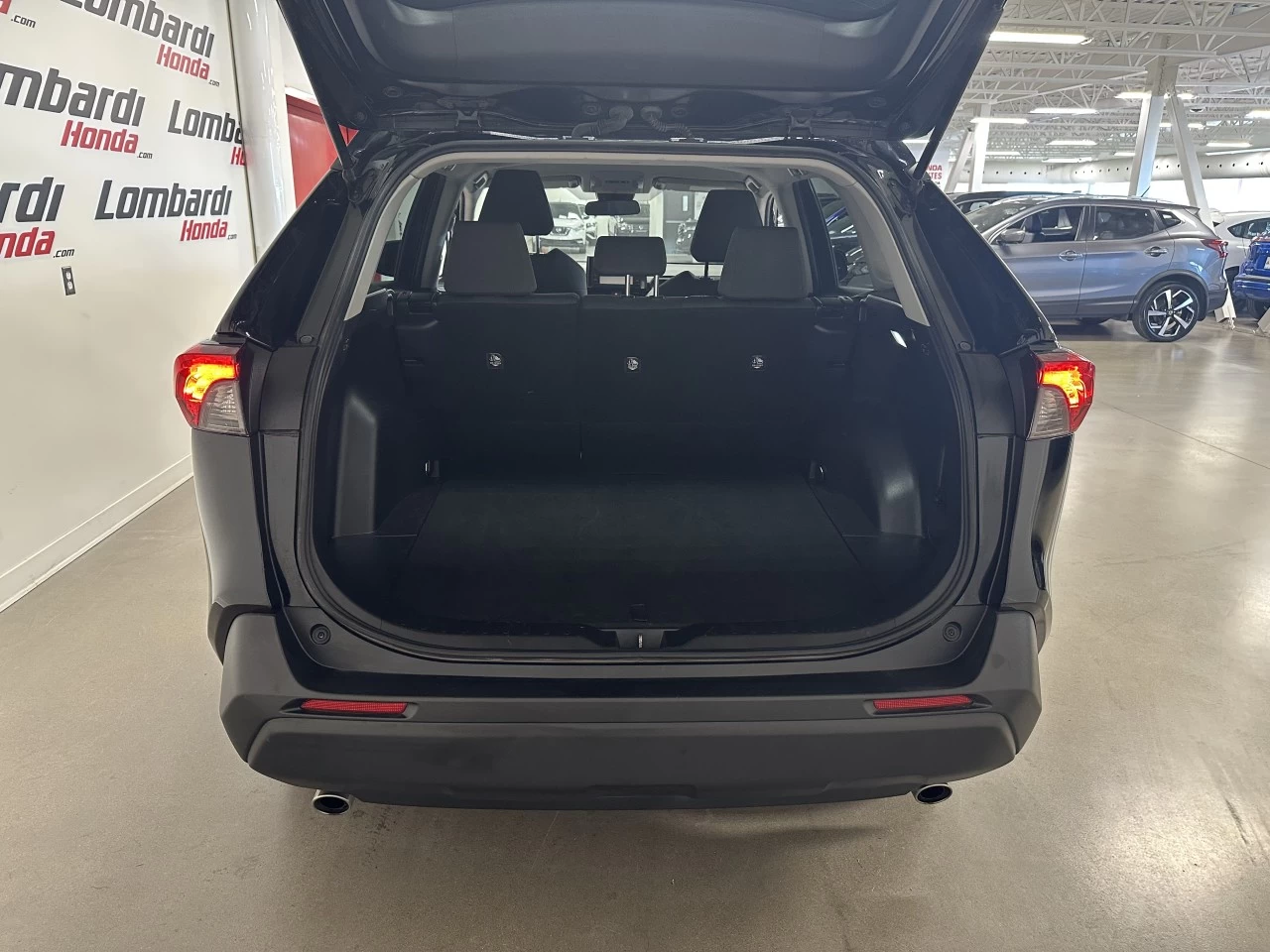 2022 Toyota RAV4 LE Main Image