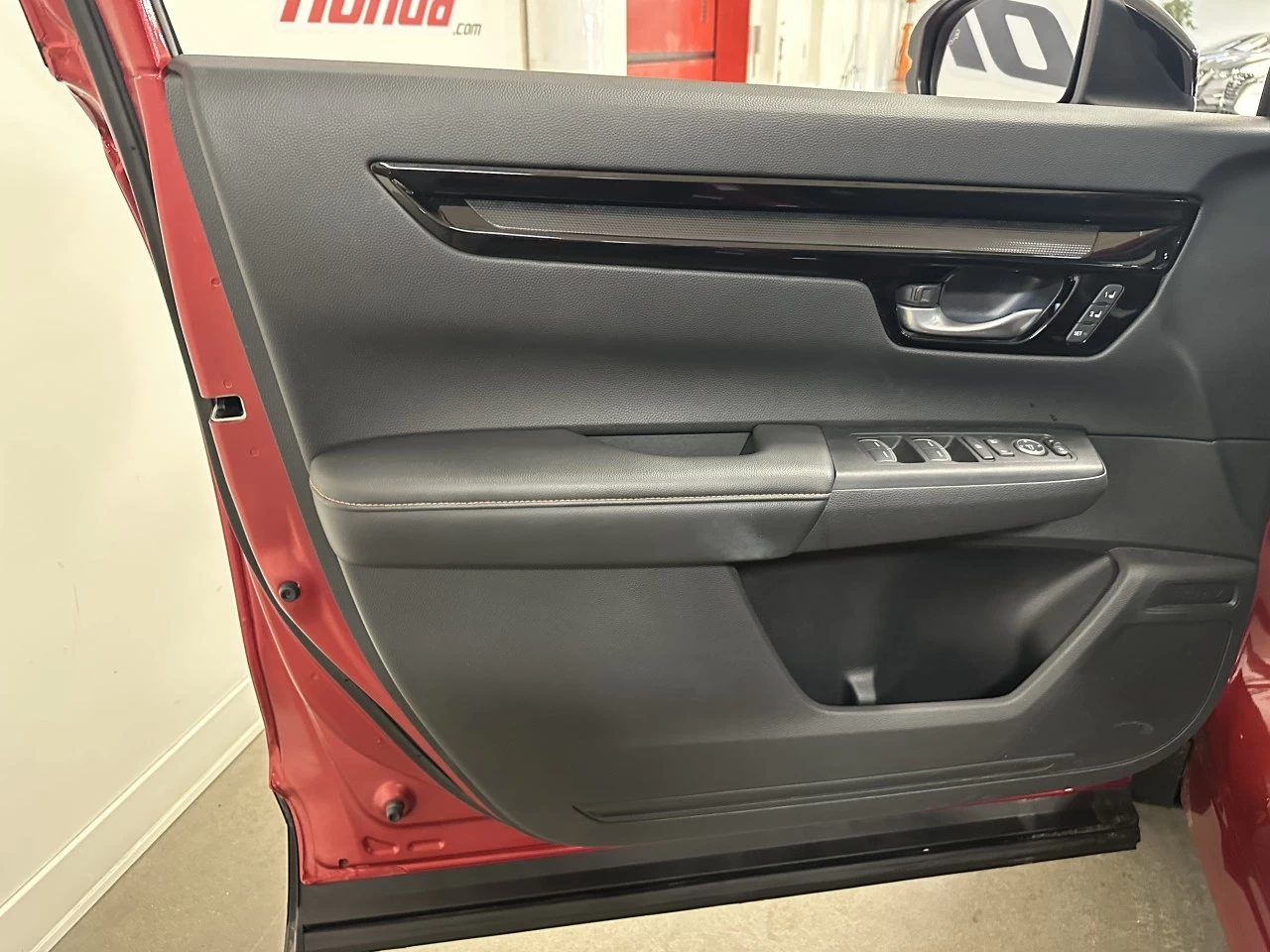 2023 Honda CR-V Touring Main Image