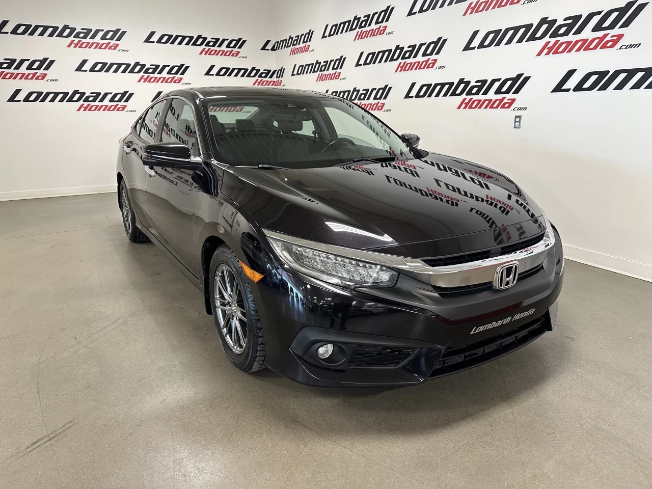 2016 Honda Civic Touring Main Image