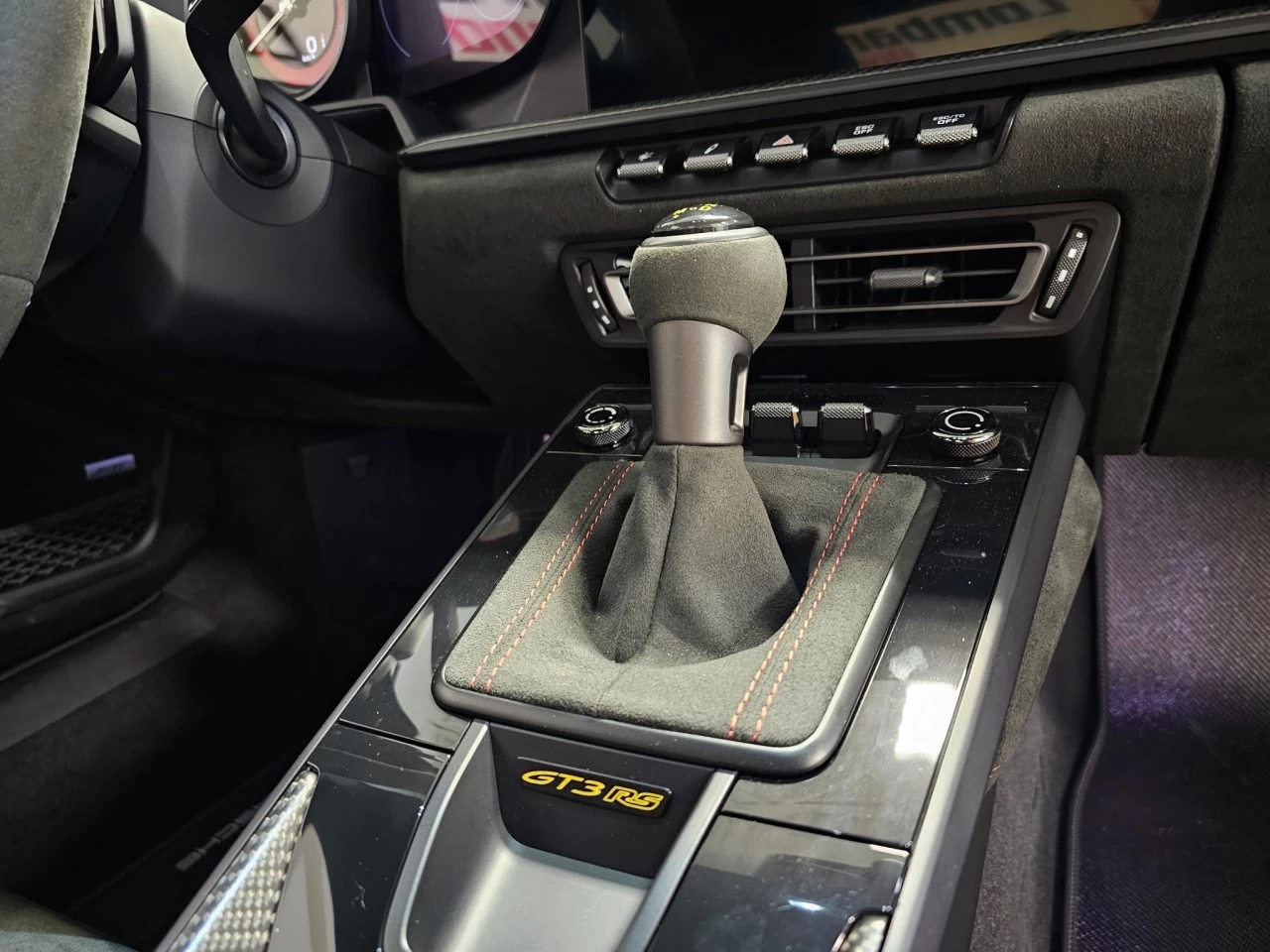 2024 Porsche 911 GT3 RS https://www.lombardihonda.com/resize/b990ff35b810a3abc0cc817b2ca24889-1