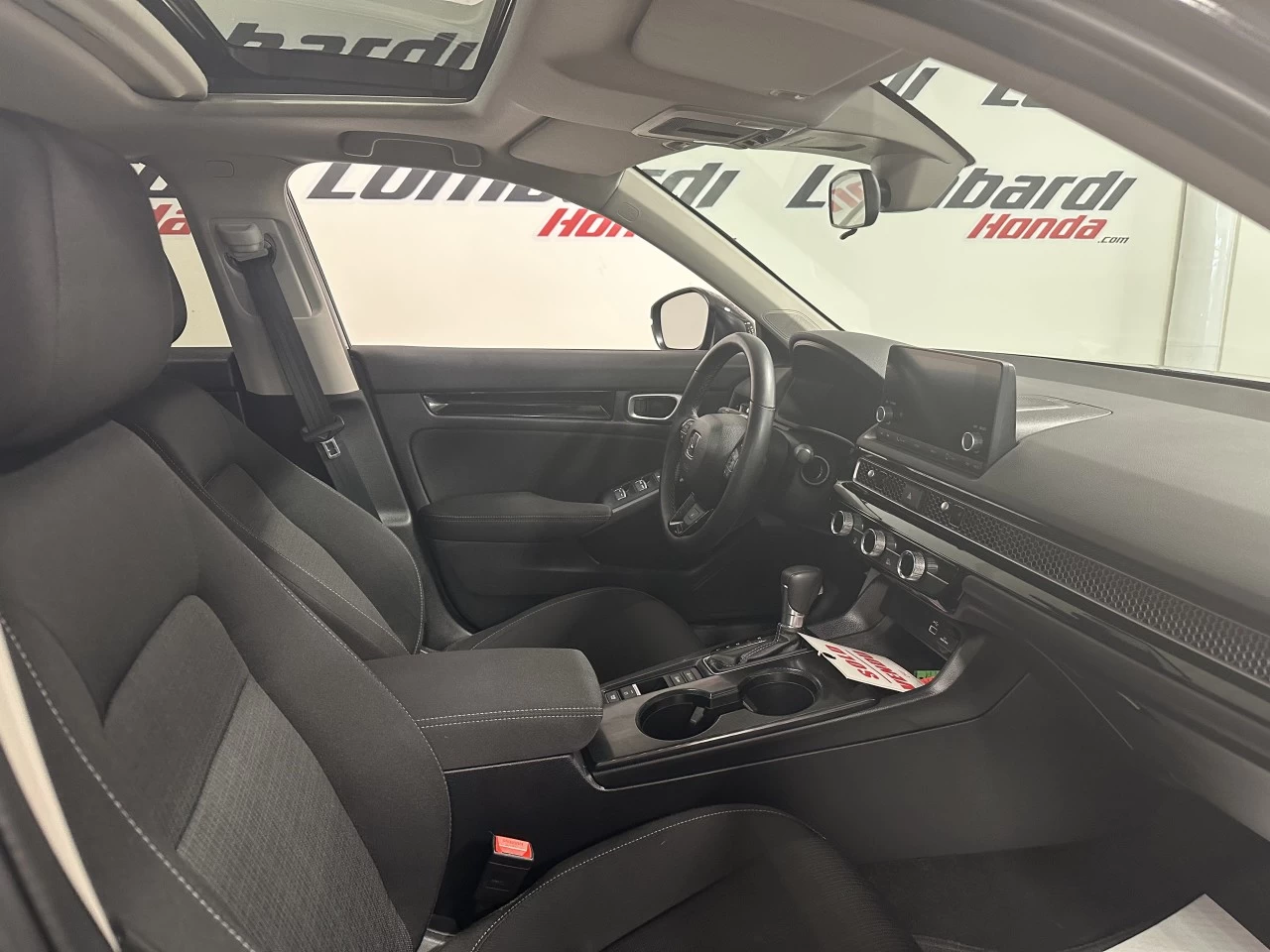 2023 Honda Civic
                                                    EX Image principale