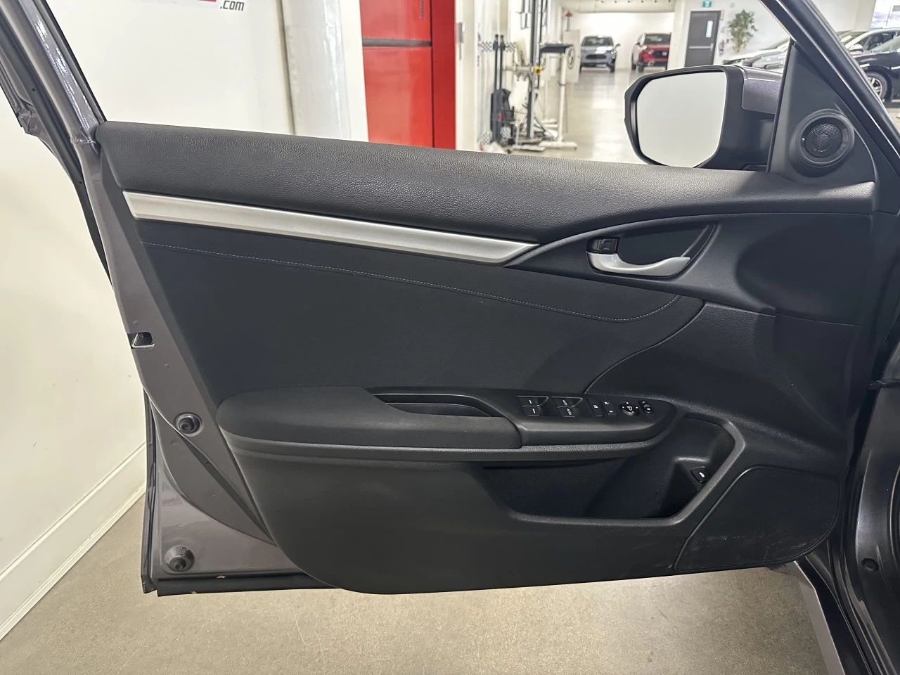 2018 Honda Civic
                                                    EX Image principale