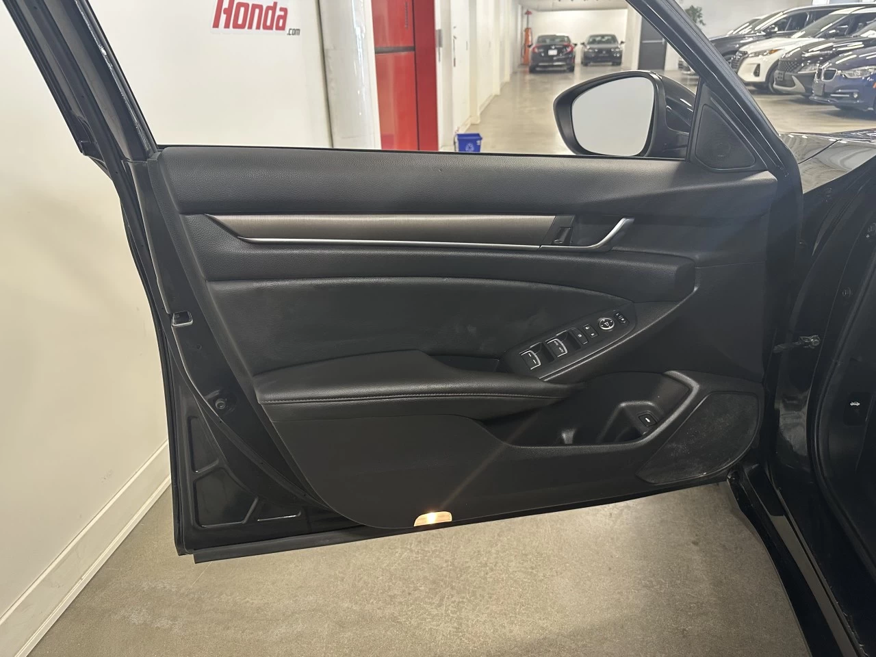 2019 Honda Accord LX Main Image