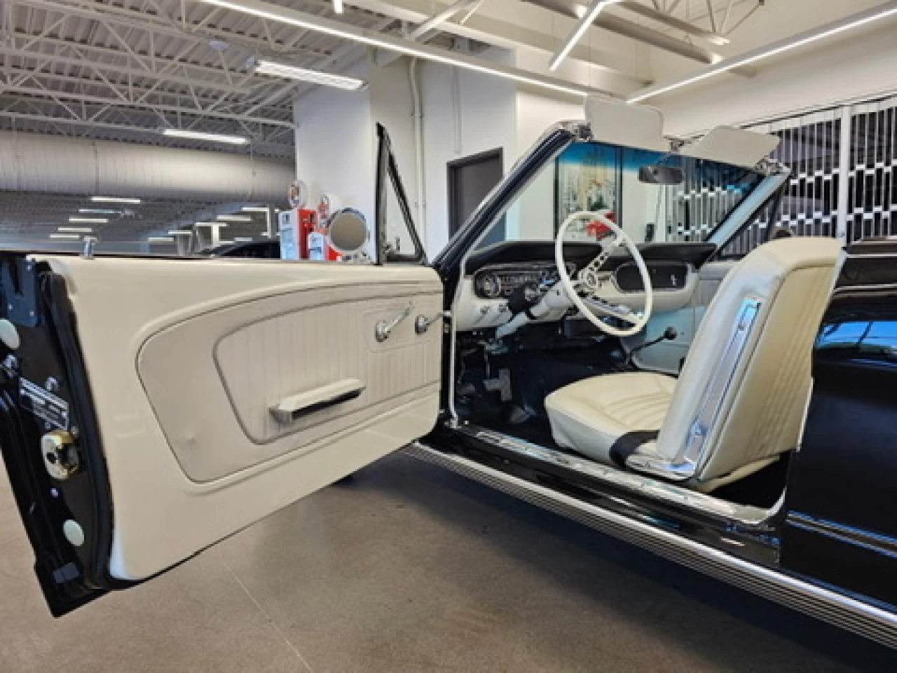 1965 Ford Mustang Ford Mustang Convertible Image principale