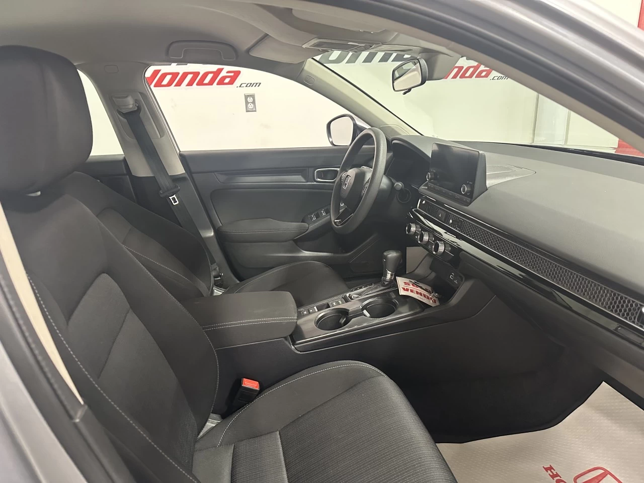 2023 Honda Civic Berline LX Main Image