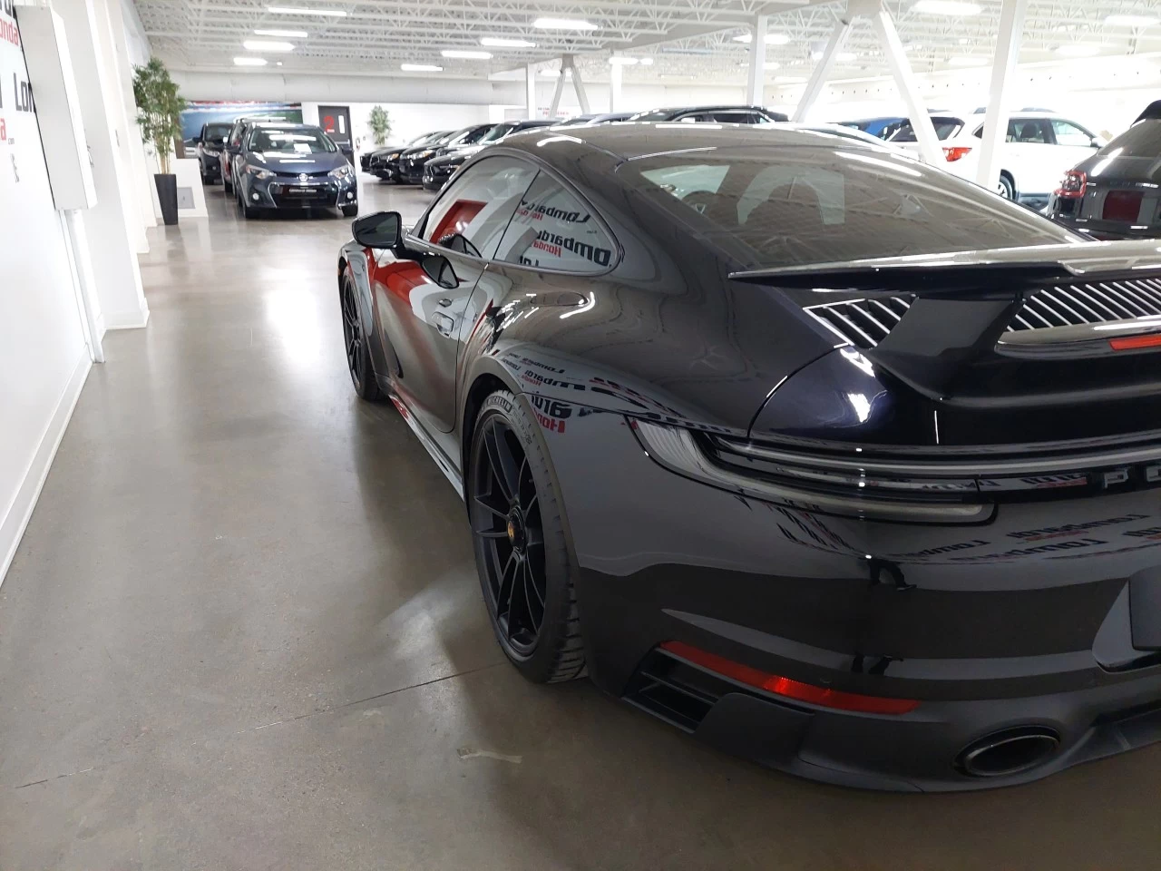 2024 Porsche 911
                                                    CARRERA 4 GTS Image principale