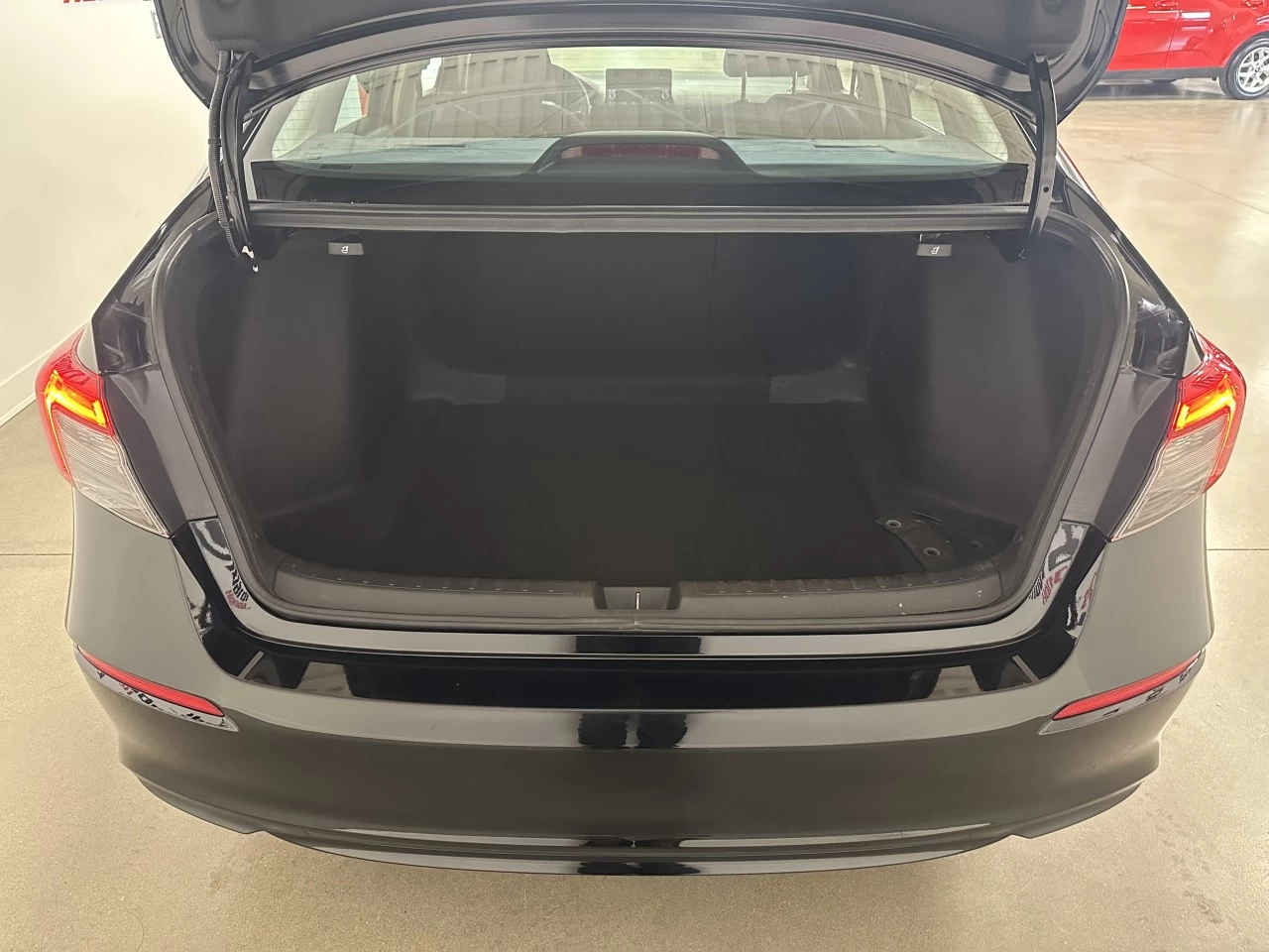 2022 Honda Civic LX Main Image