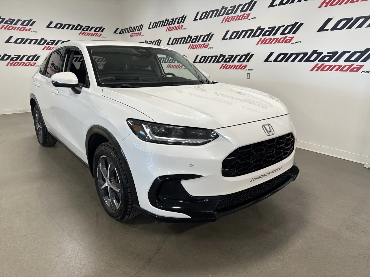 2023 Honda HR-V EX-L Navi https://www.lombardihonda.com/resize/b990ff35b810a3abc0cc817b2ca24889-1