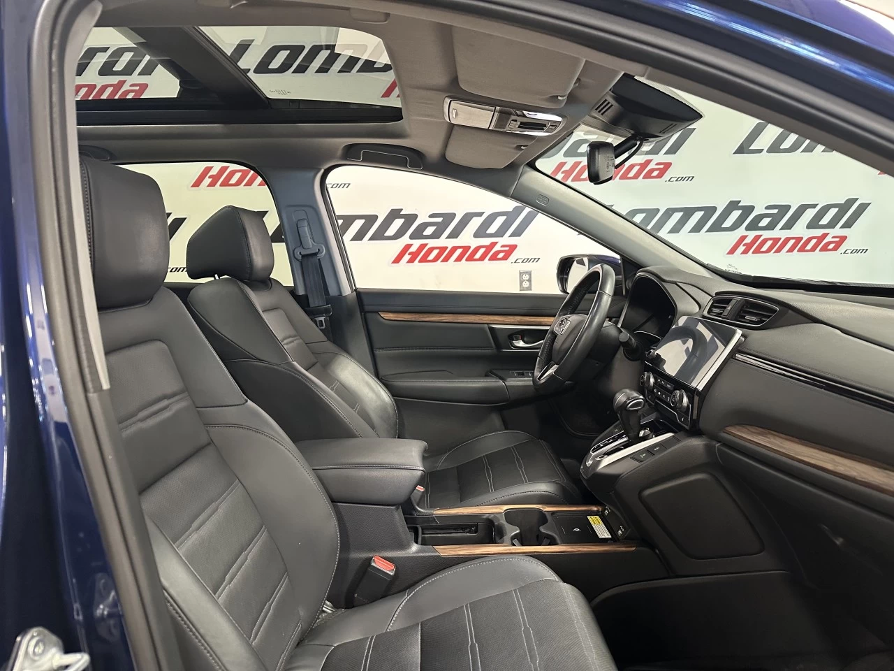 2022 Honda CR-V Touring/Black Edition Main Image