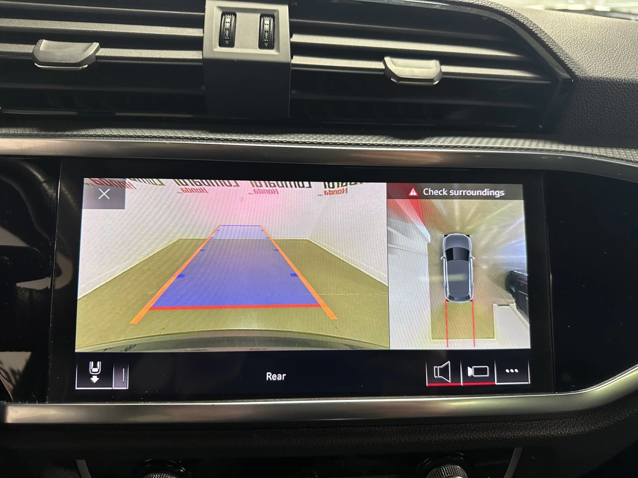 2019 Audi Q3 Technik Main Image