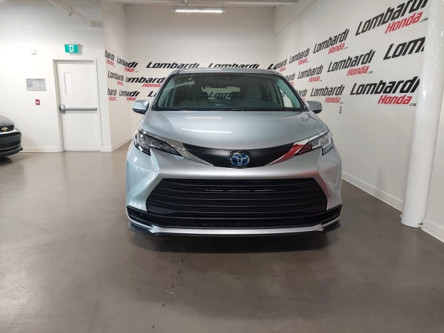 Toyota Sienna LE 2021