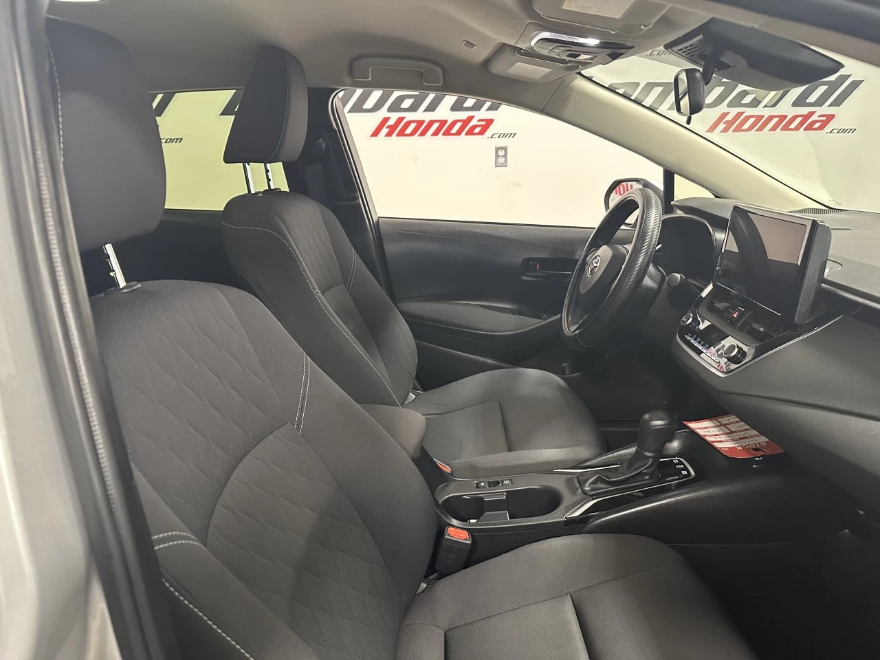 2024 Toyota Corolla
                                                    Hybrid Image principale