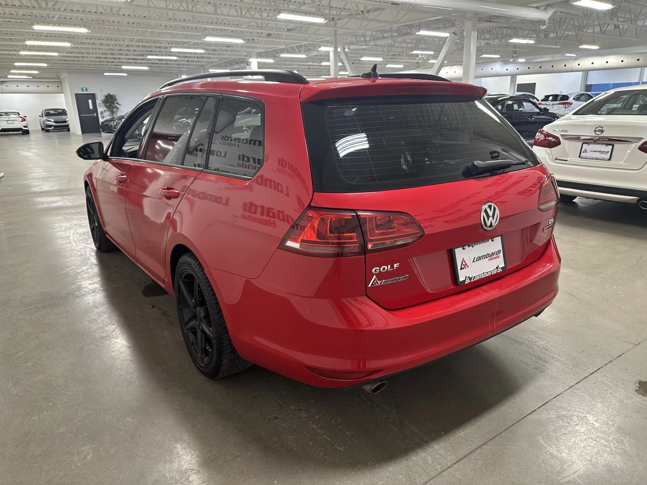 2017 Volkswagen Golf Trendline/Comfortline/Highline Main Image