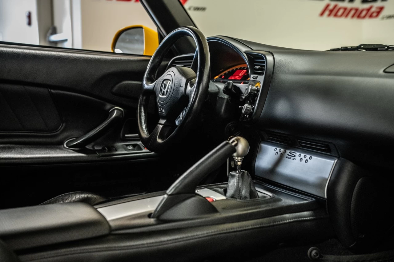 2005 Honda S2000 2dr Conv https://www.lombardihonda.com/resize/b990ff35b810a3abc0cc817b2ca24889-1