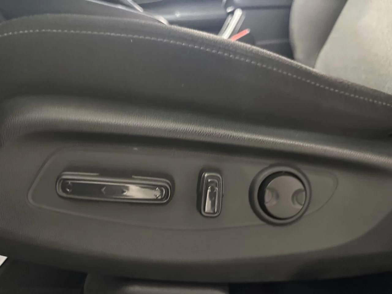 2023 Honda CR-V Sport https://www.lombardihonda.com/resize/b990ff35b810a3abc0cc817b2ca24889-1