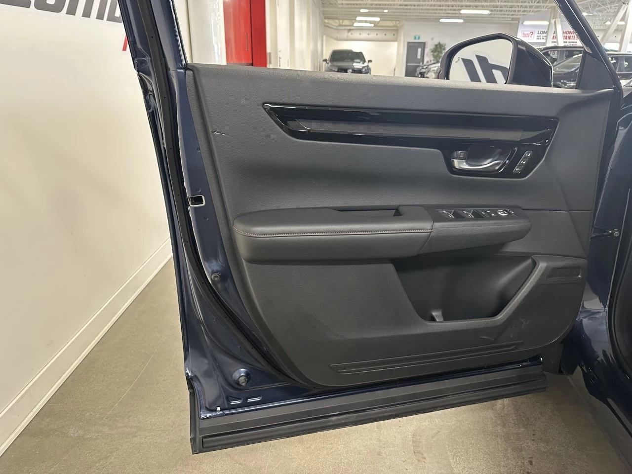 2024 Honda CR-V Touring Main Image
