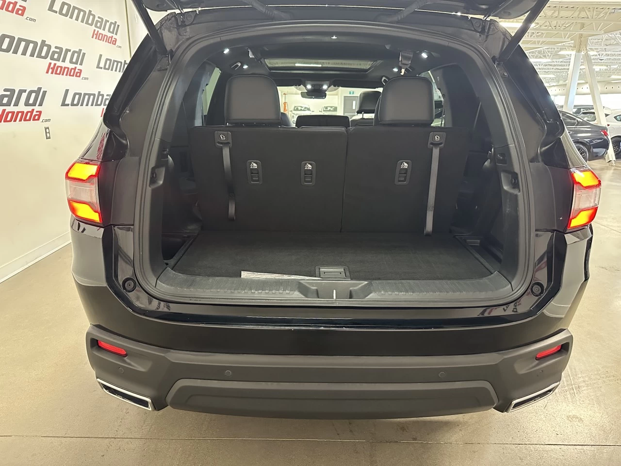 2023 Honda Pilot
                                                    Black Edition Main Image