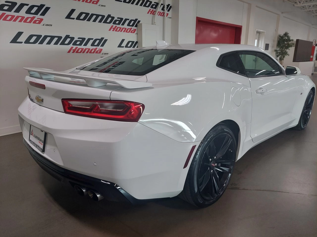 2016 Chevrolet Camaro 2SS https://www.lombardihonda.com/resize/b990ff35b810a3abc0cc817b2ca24889-1